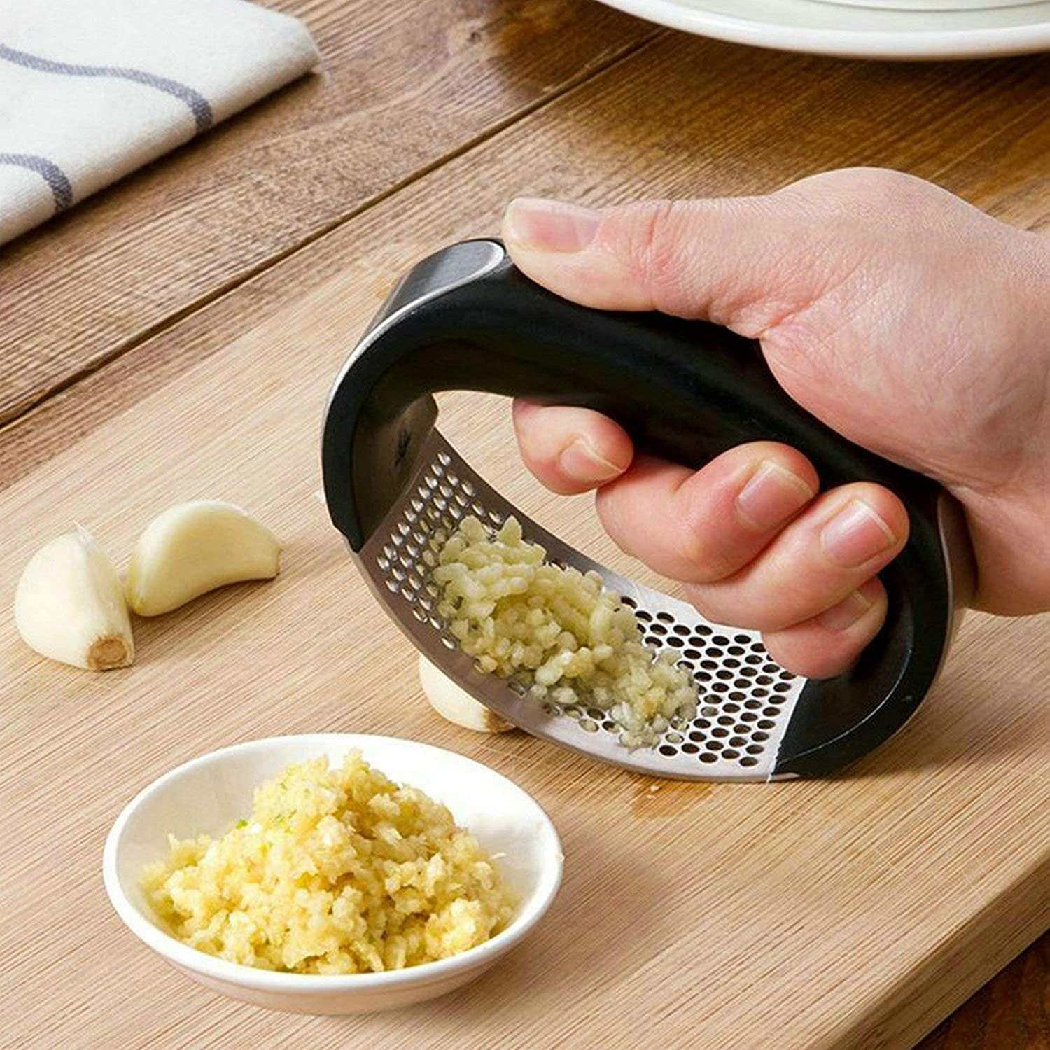 Garlic Press Rocker Stainless Steel, Manual Garlic Crusher Mincer Tool, Easy Squeeze Garlic Chopper with Ergonomic Handle, Kitchen Gadget